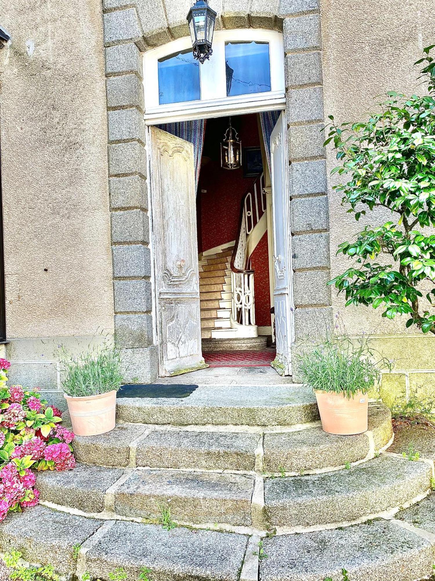 L'Hotel de Hercé Chambre d'Hote Mayenne Esterno foto