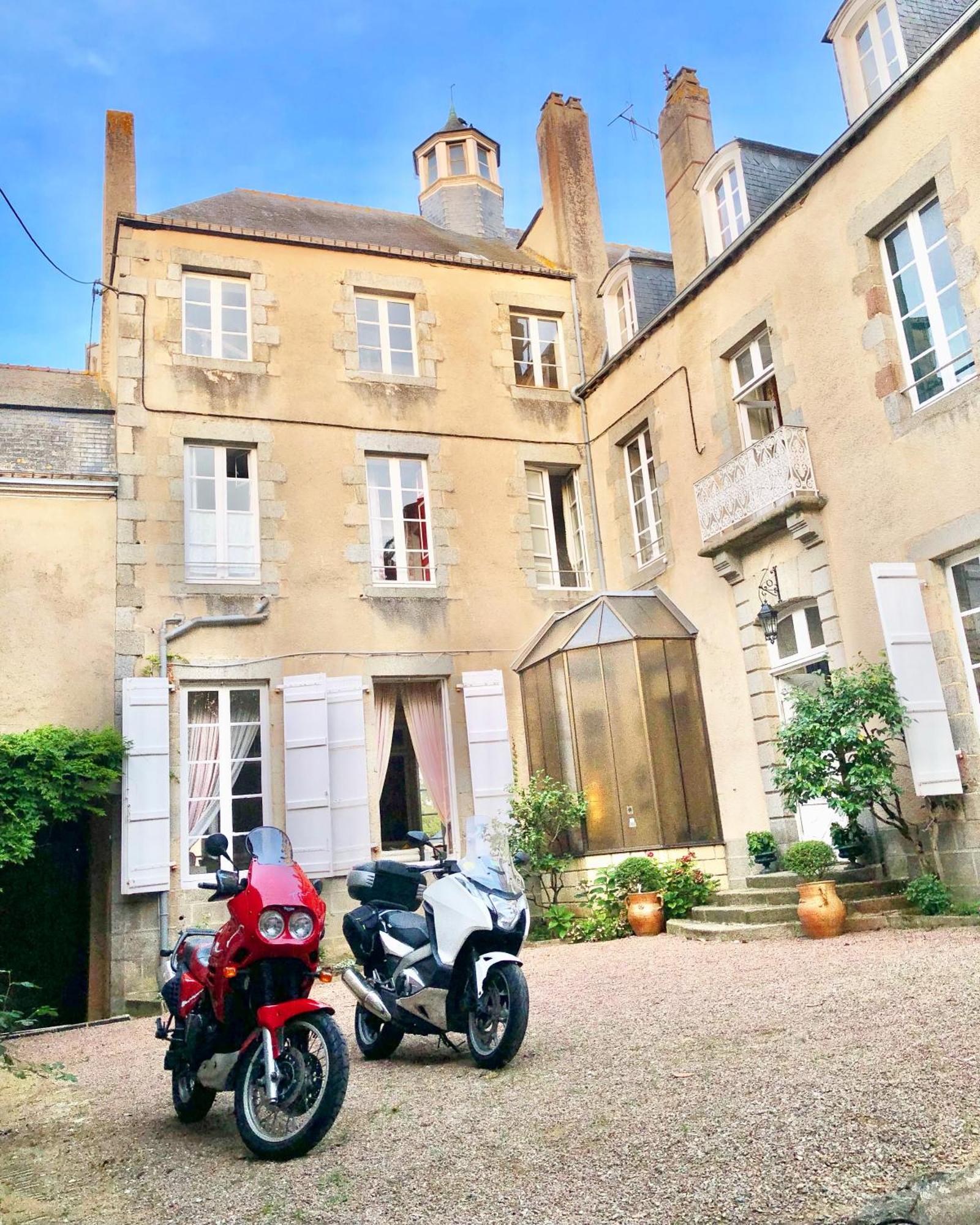 L'Hotel de Hercé Chambre d'Hote Mayenne Esterno foto